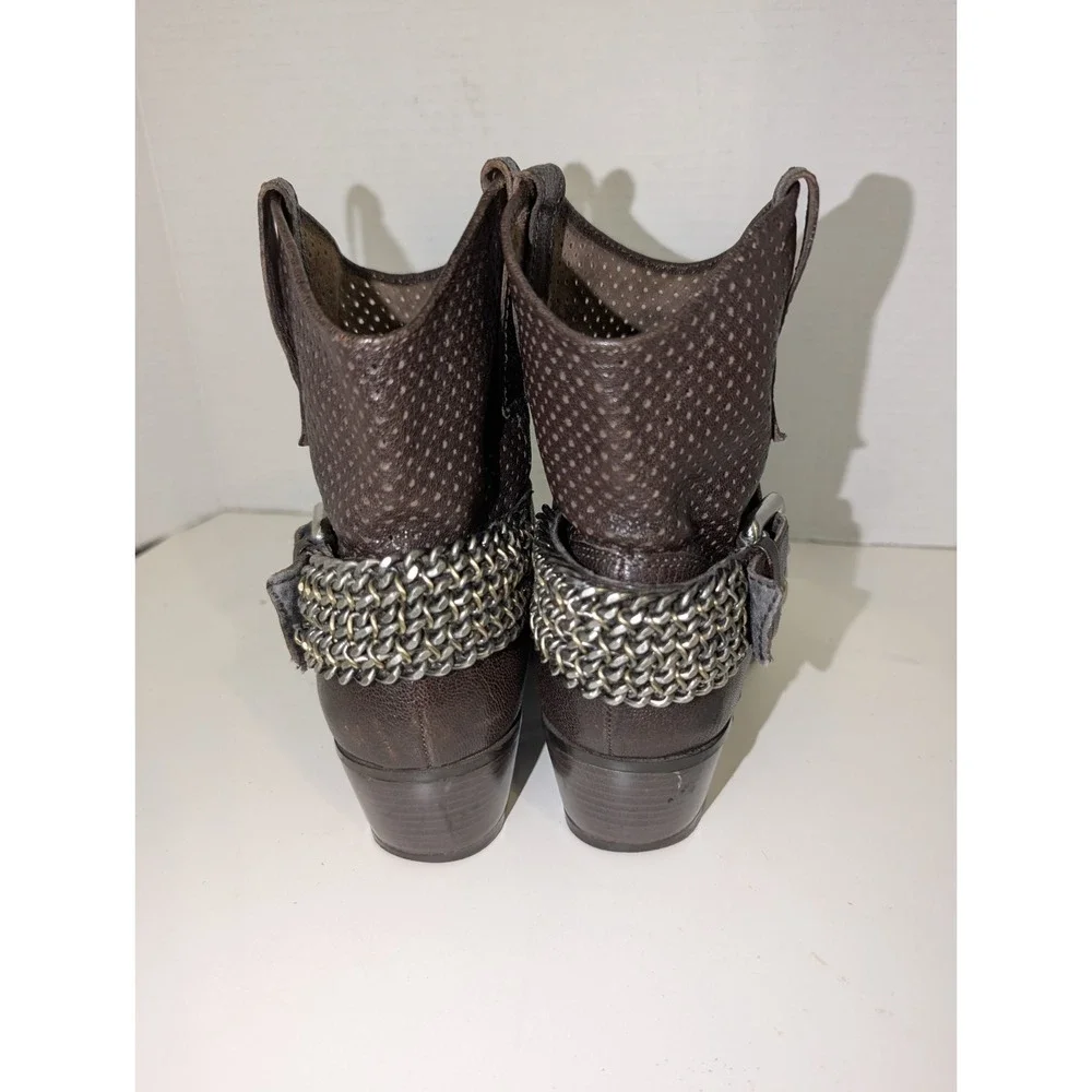 BCBG Women's Leather Brown‎ Western Boots with Buckle and Chain Detail Size 6.5B